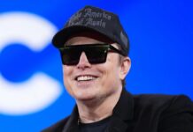 Elon Musk dąży do statusu bilionera dzięki gigantycznej rekompensacie Tesli