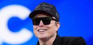 Elon Musk dąży do statusu bilionera dzięki gigantycznej rekompensacie Tesli