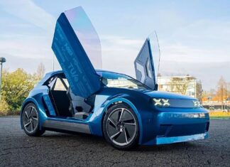 Dutch Students Build Self-Repairing Electric Car: Aria
