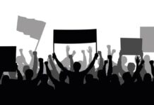 Як залишатися в безпеці на протестах: практичне керівництво