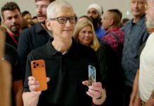 Рекордні Продажі iPhone від Apple, Але Гострий Дефіцит Чіпів