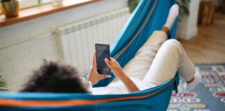 Kalifornie vyžaduje, aby chatboti s umělou inteligencí zveřejnili svůj nelidský status a upřednostnili bezpečnost uživatelů