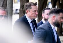 Ілон Маск Дає Покази в Суді по Справі про Маніпуляції з Акціями Twitter