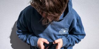 La svolta globale verso il divieto dei social media per i minori