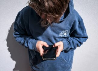 Глобальный тренд: запрет социальных сетей для несовершеннолетних