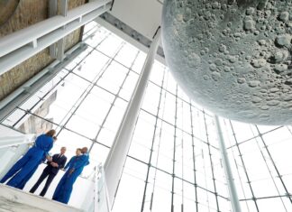 NASA шукає поетів, а не лише астронавтів