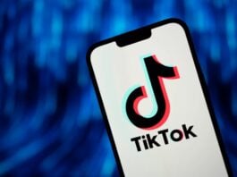 Proč si nyní federální zaměstnanci mohou instalovat TikTok na své firemní telefony