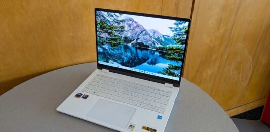Acer Swift Edge AI 14: il concentrato di potenza OLED leggero per i viaggiatori