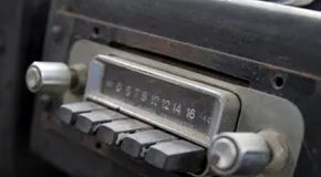 Installazione elettronica per auto fai-da-te: una guida per principianti per aggiornare il tuo sistema audio