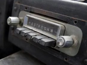 Встановлення автомобільної електроніки своїми руками: посібник для початківців з оновлення аудіосистеми