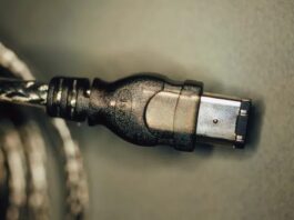 FireWire 101: Perché IEEE 1394 è ancora importante per i video digitali