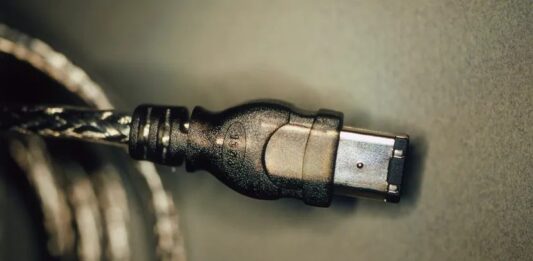 FireWire 101: Чому IEEE 1394, як і раніше, важлива для цифрового відео