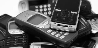 Що робити зі старим смартфоном: благодійність, переробка і чому не варто викидати його у сміття